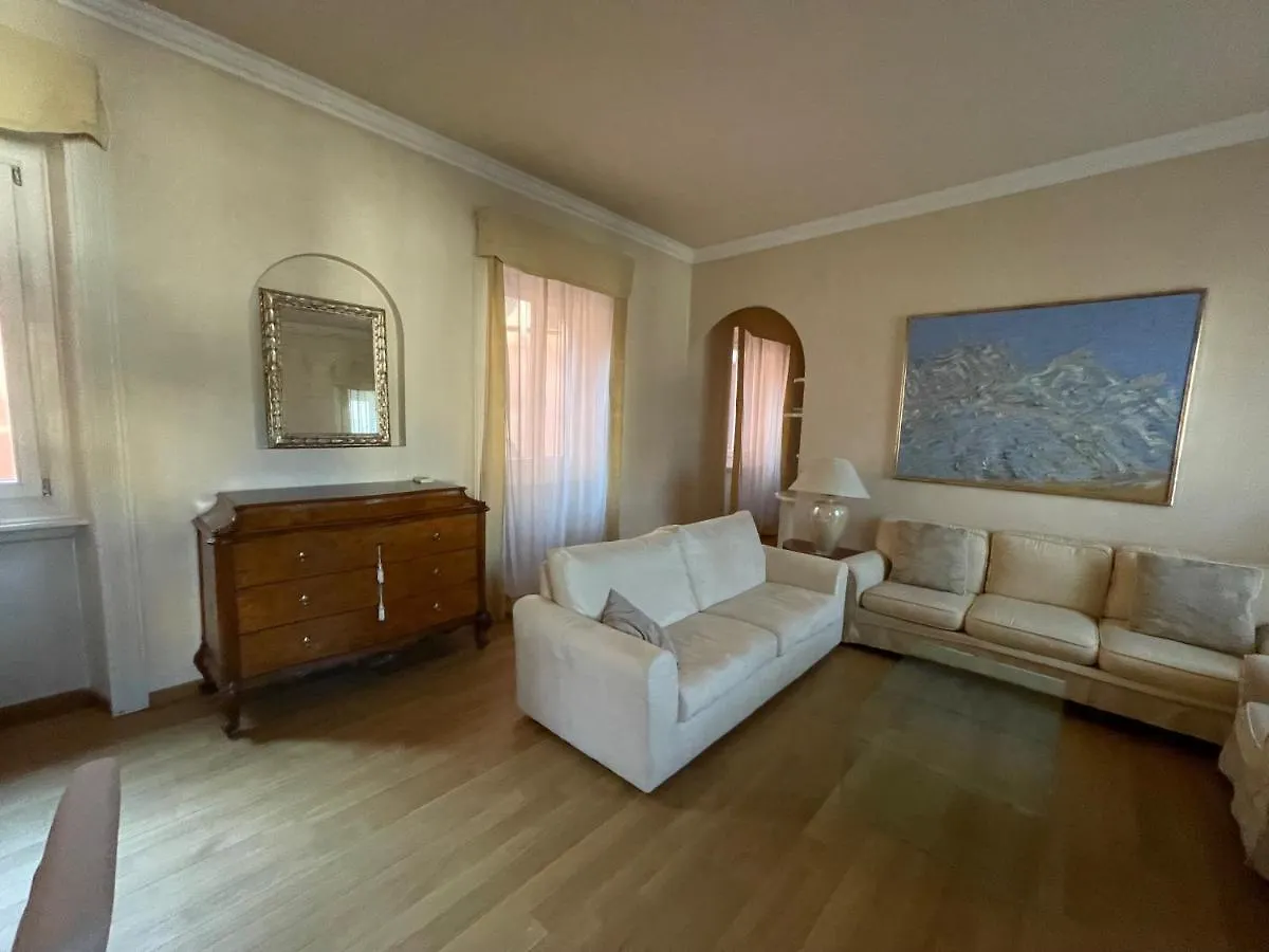 Luxury Via Pozzone Milano 0*, Milan Italy